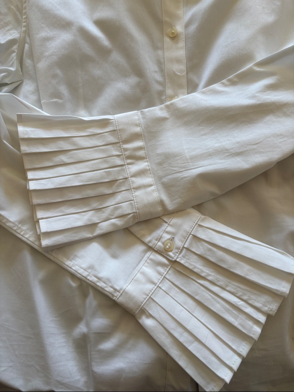 Banana Republic White Pleated-Cuff Button-Up Shirt - Picture 4 of 6